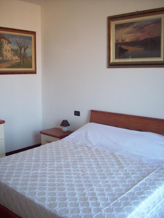 Al Calypso Bed & Breakfast Curtatone Bagian luar foto