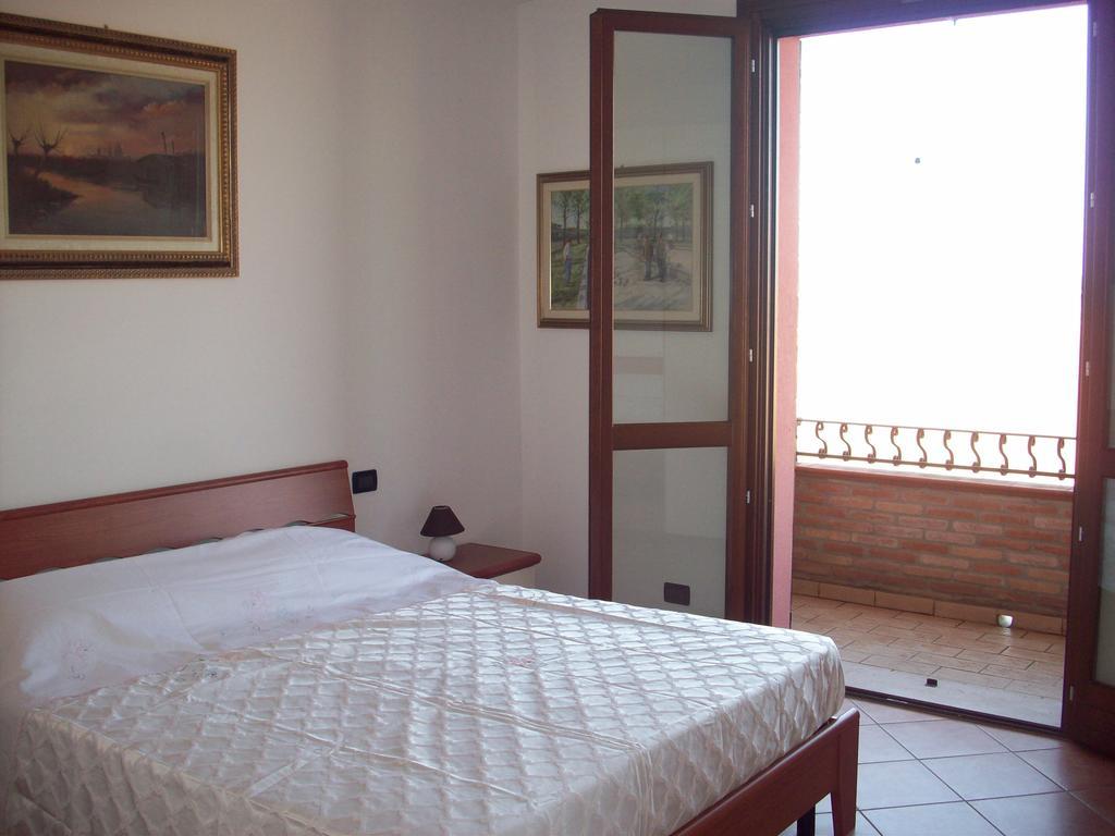 Al Calypso Bed & Breakfast Curtatone Bagian luar foto